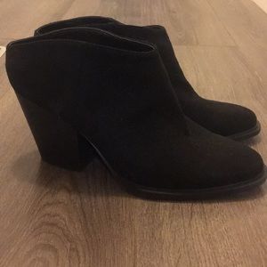 Black suede booties👢